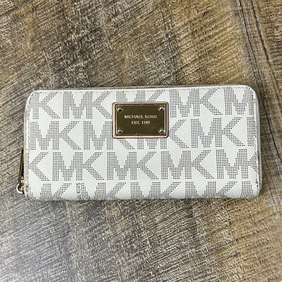 Michael Kors Jet Set vanilla monogram logo large zip wallet / wristlet - Picture 1 of 7